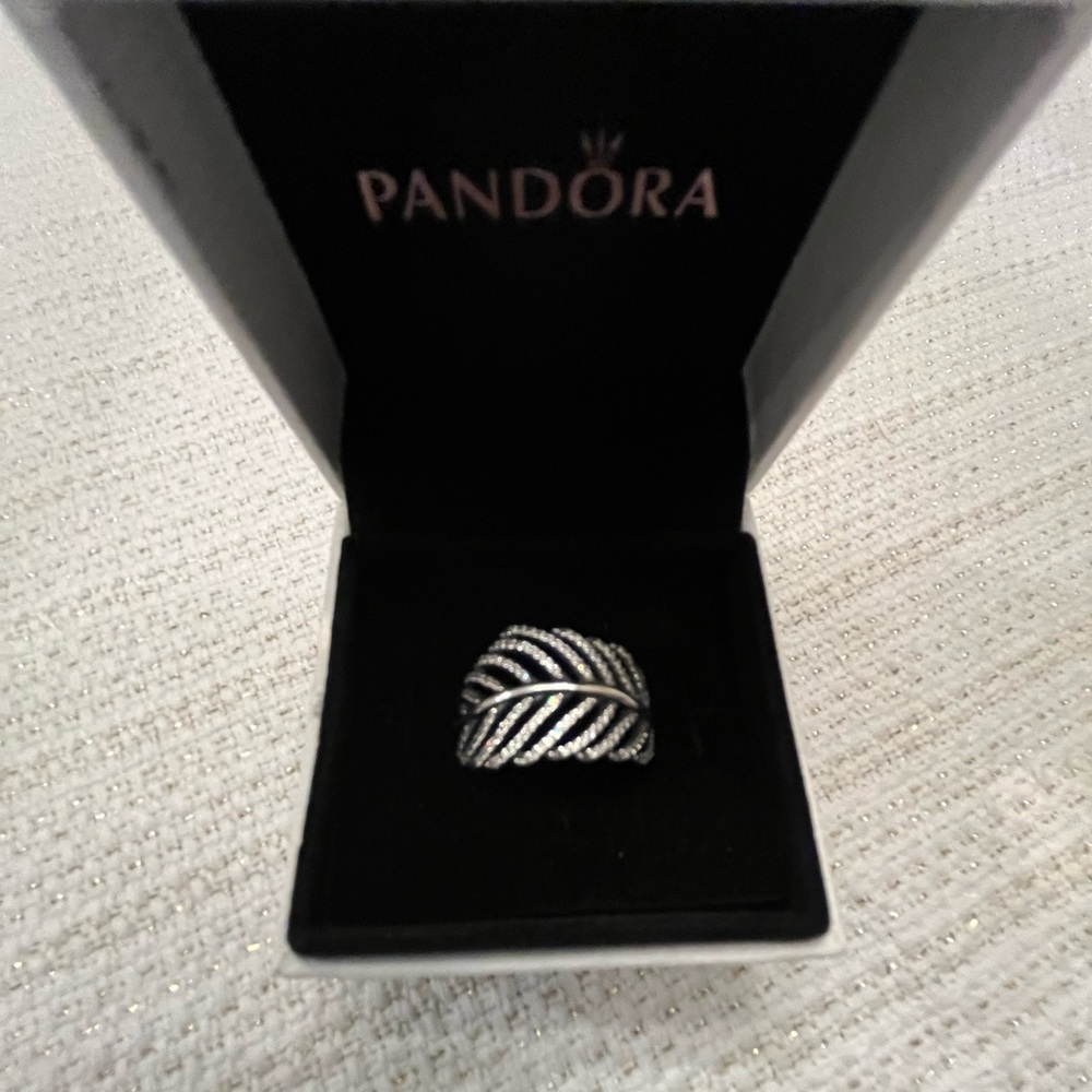 Pandora Feather ring